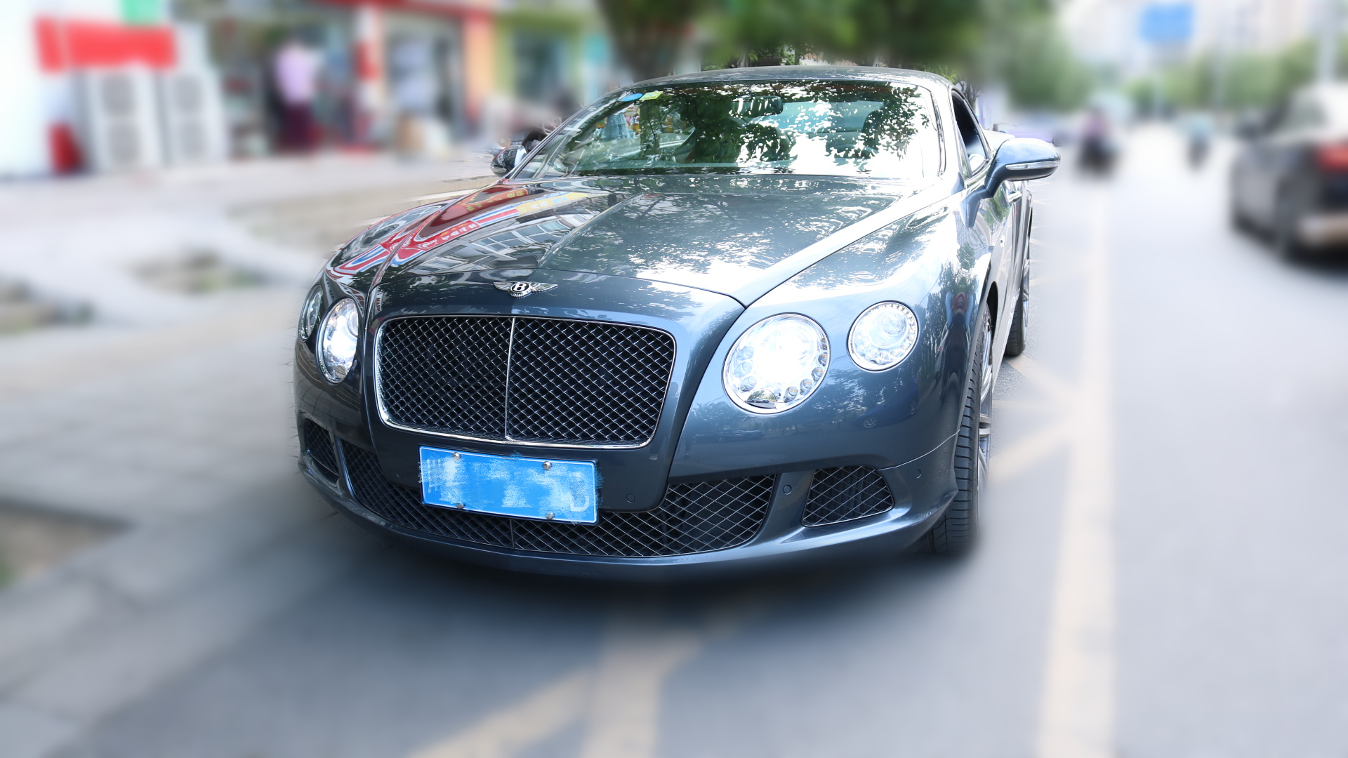 成都?xì)W陸改車(chē)燈，賓利歐陸車(chē)燈改裝格界激光LED雙光透鏡大燈